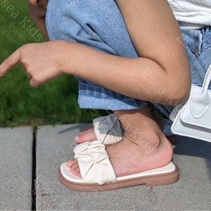 Boutique Kids Ruched Flat Slides